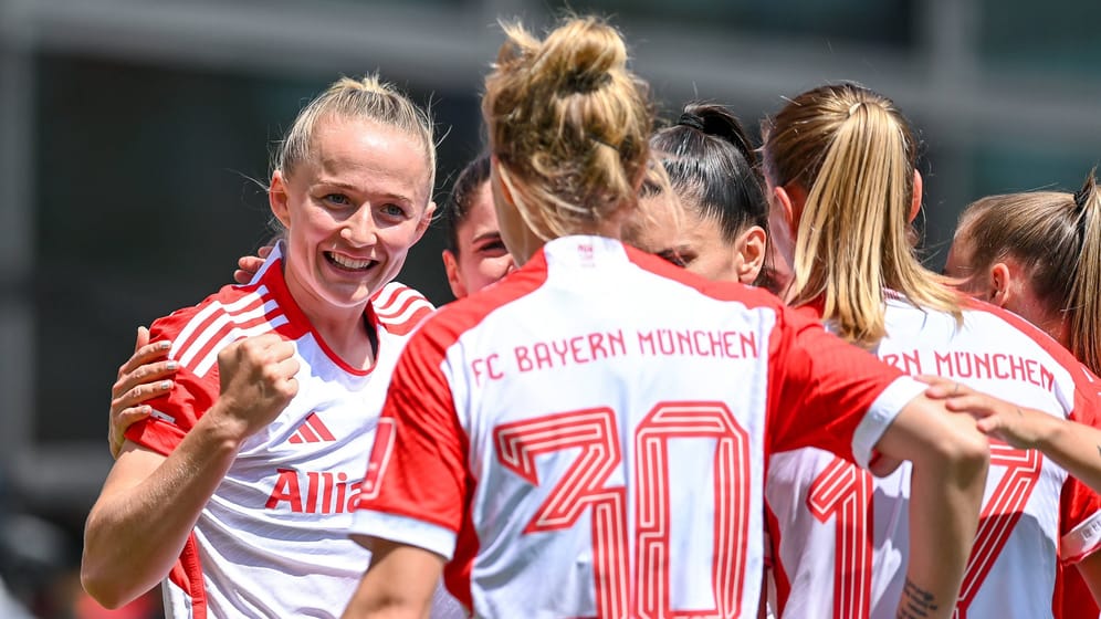 Spielerinnen des FC Bayern: Sie sind klar auf Meisterkurs.