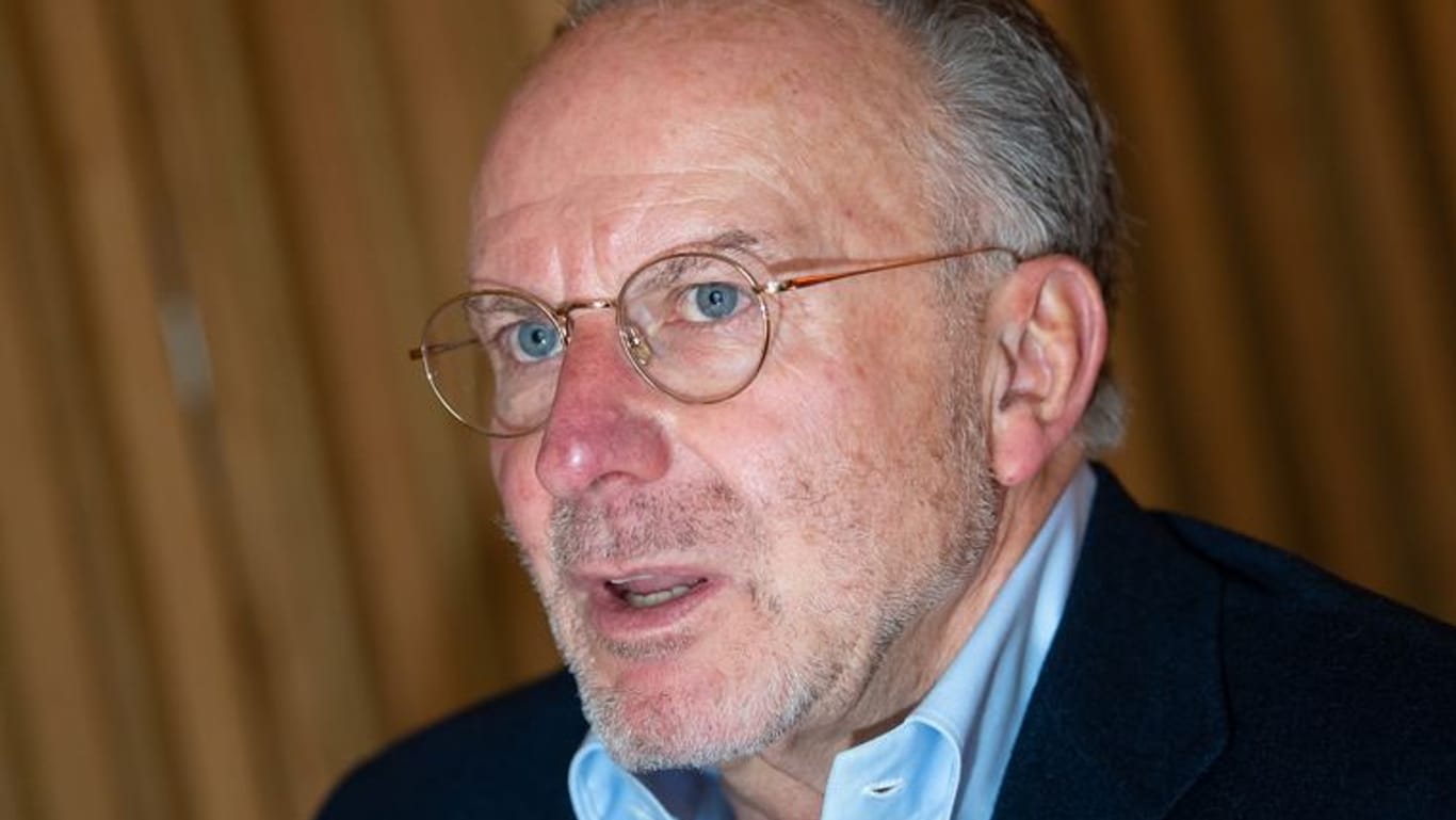 Karl-Heinz Rummenigge: Er möchte, dass wieder Ruhe beim FC Bayern einkehrt. Karl-Heinz Rummenigge: Er möchte, dass wieder Ruhe beim FC Bayern einkehrt.