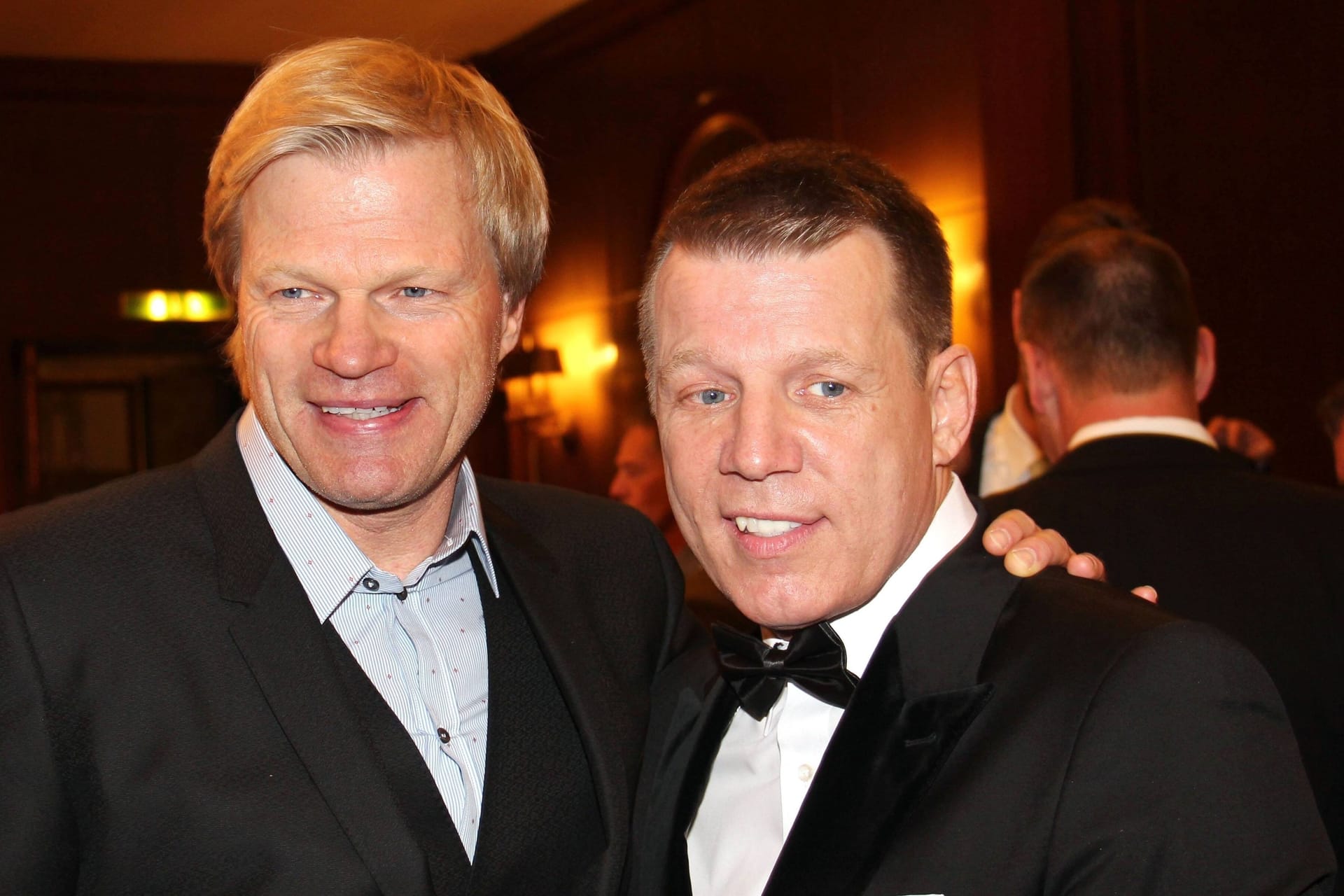 Oliver Kahn (l.) mit seinem Bruder Axel: Axel legte gegen den FC Bayern nach.