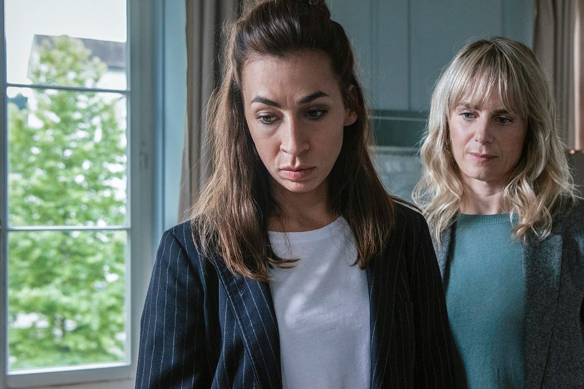 "Tatort: Seilschaft": Die Ermittlerinnen Tessa Ott (Carol Schuler) und Isabelle Grandjean (Anna Pieri Zuercher) konnten die Krimifans nicht überzeugen.