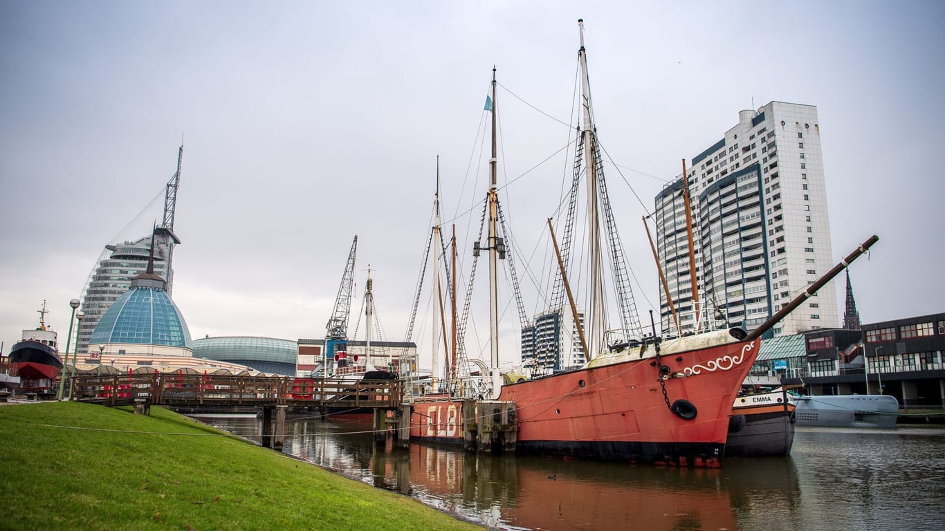 Das Feuerschiff «Elbe 3» liegt im Museumshafen vom Deutschen Schifffahrtsmuseum in Bremerhaven.