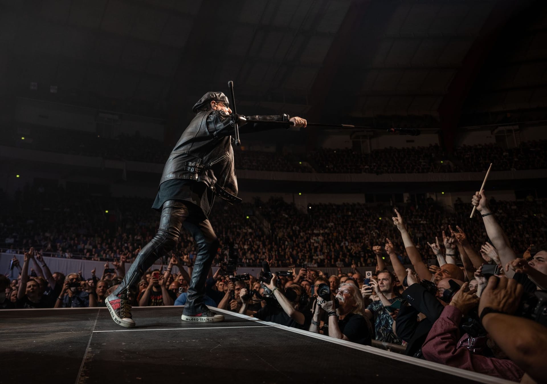 Sänger Klaus Meine bei einem Auftritt (Archivbild): Die Scorpions sind derzeit auf "Rock Believer World Tour".