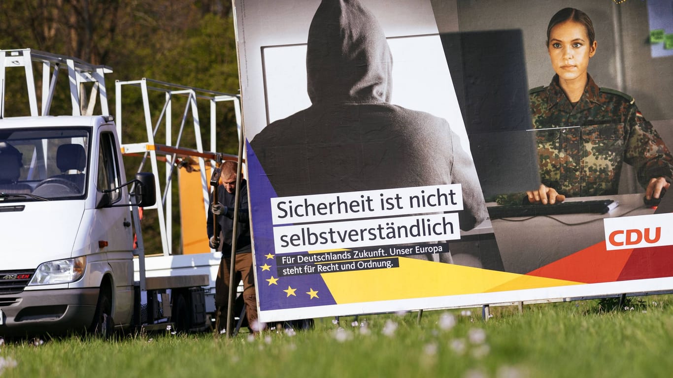 imago 90762080Problem mit Hackern: So war das CDU-Wahlplakat "Sicherheit ist nicht selbstverständlich" 2019 wohl nicht gemeint.