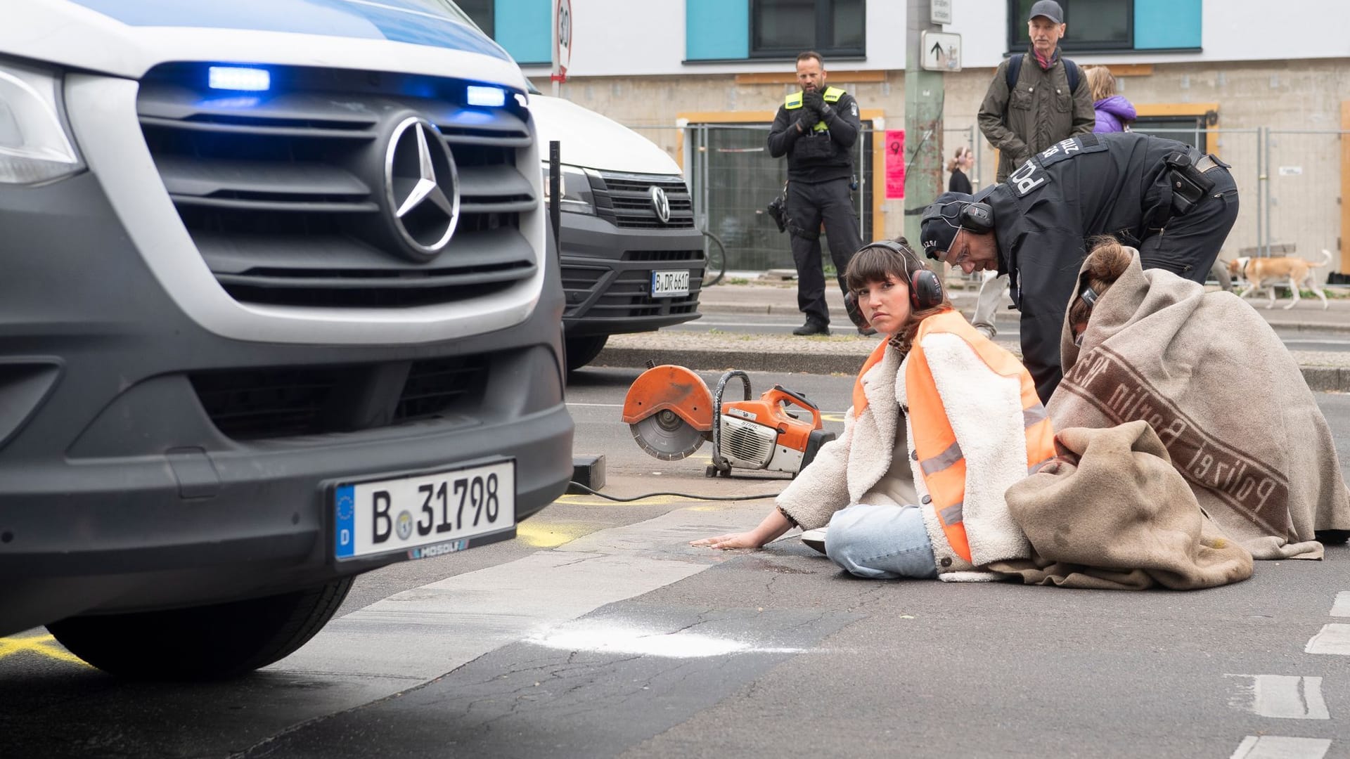 Letzte Generation blockiert erneut Verkehr in Berlin