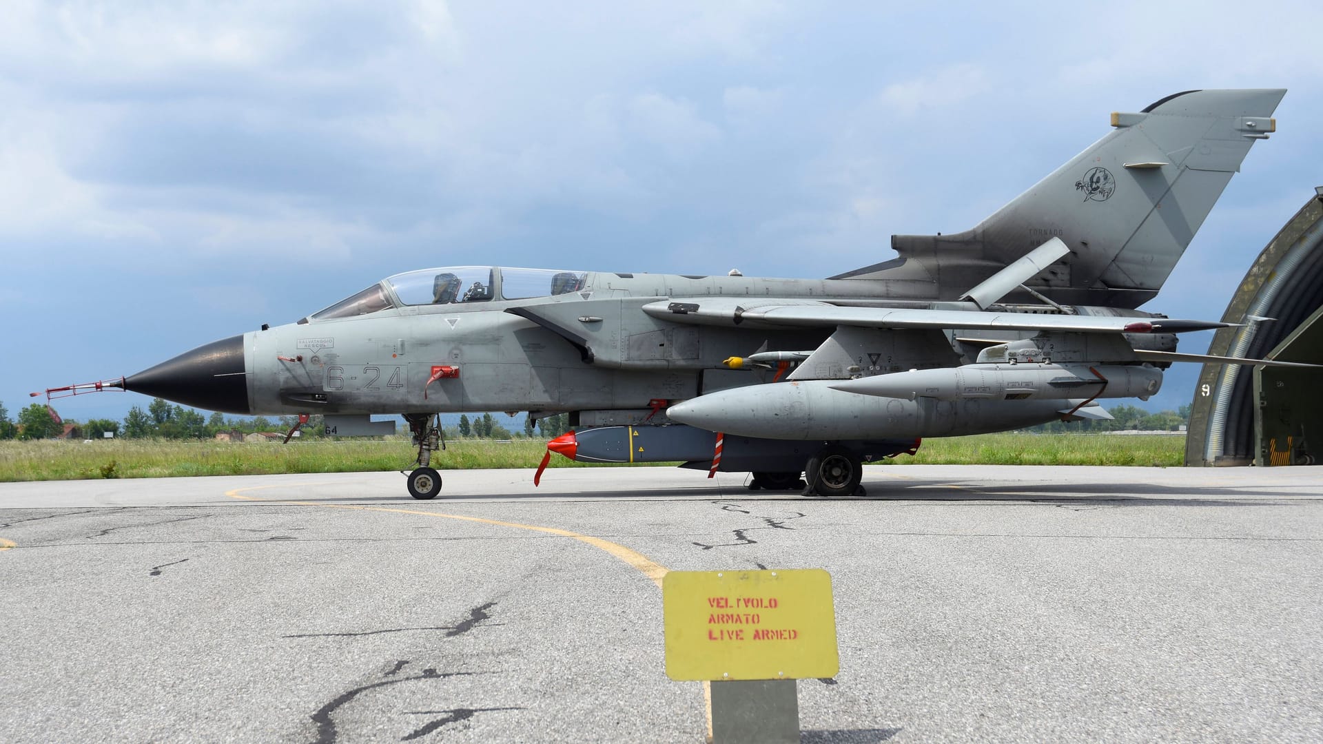 Ein Tornado mit einer "Shadow Storm"-Rakete (Archivbild): Großbritannien möchte den Marschflugkörper an die Ukraine liefern.