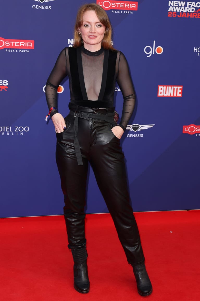 Schauspielerin Janina Stopper vereinte gleich zwei Trends des Abends.