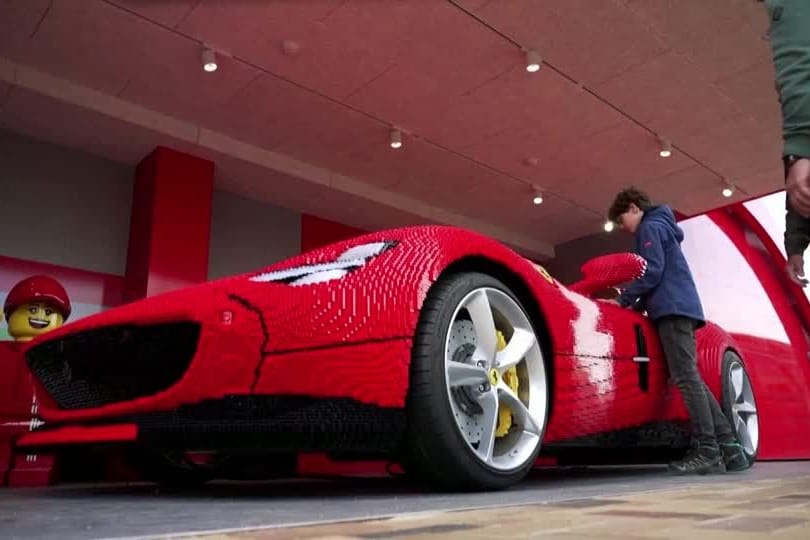 LEGO-FERRARI/