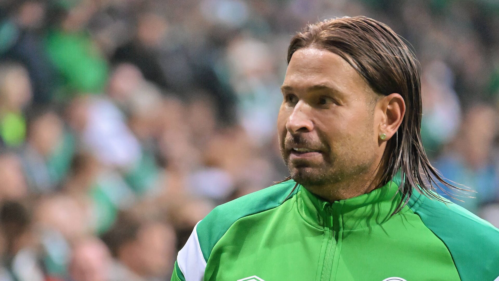 Tim Wiese: Er wurde beim Heimspiel gegen Bayer Leverkusen des Stadions verwiesen. Tim Wiese: Er wurde beim Heimspiel gegen Bayer Leverkusen des Stadions verwiesen.