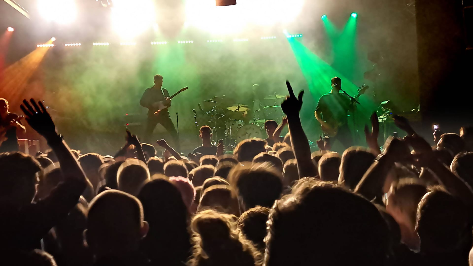 Rockkonzert (Symbolbild): In Hannover ist ein Mann auf einem Konzert gestorben.