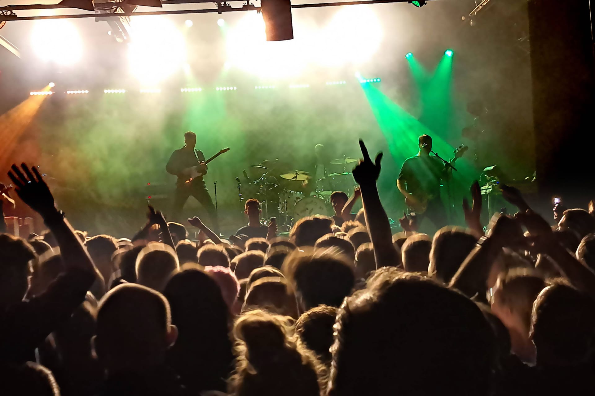 Rockkonzert (Symbolbild): In Hannover ist ein Mann auf einem Konzert gestorben.