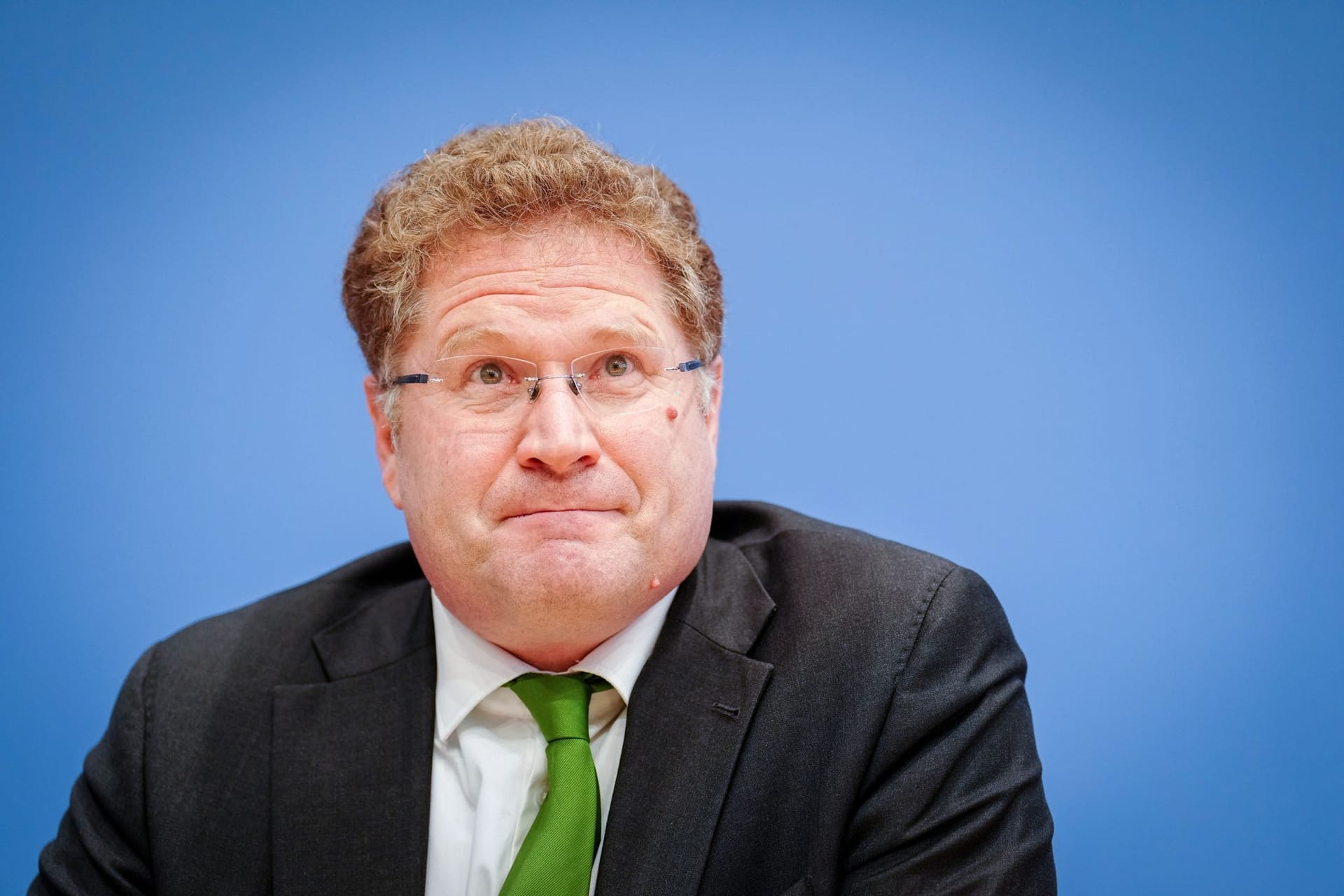Patrick Graichen: Der Staatssekretär war wegen persönlicher Verflechtungen bei der Besetzung eines Spitzenpostens unter Druck geraten.
