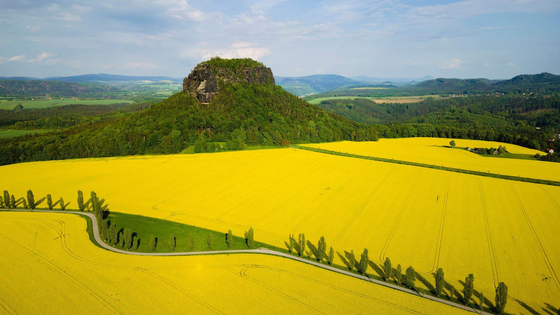 Platz 2: Sächsische Schweiz, Deutschland: Mitten in Sachsen, an der Grenze zu Tschechien gehört auch das Elbsandsteingebirge zur Sächsischen Schweiz.