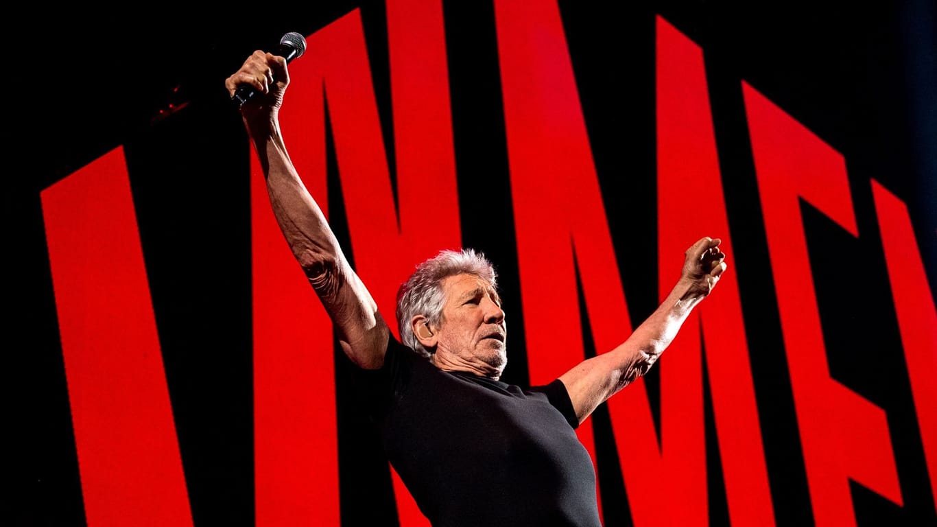 Roger Waters auf der Bühne der Barclays Arena: In Hamburg startete seine Deutschland-Tour.
