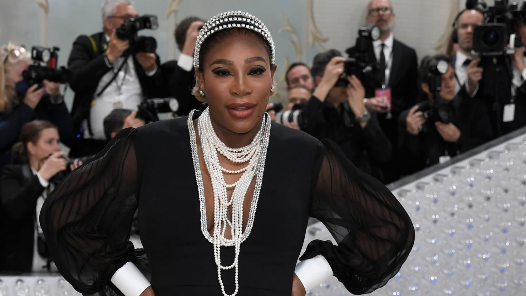 Serena Williams: In scharzem Outfit bei der Eröffnung der Ausstellung "Karl Lagerfeld: A Line of Beauty" im New Yorker Metropolitan Museum of Art.