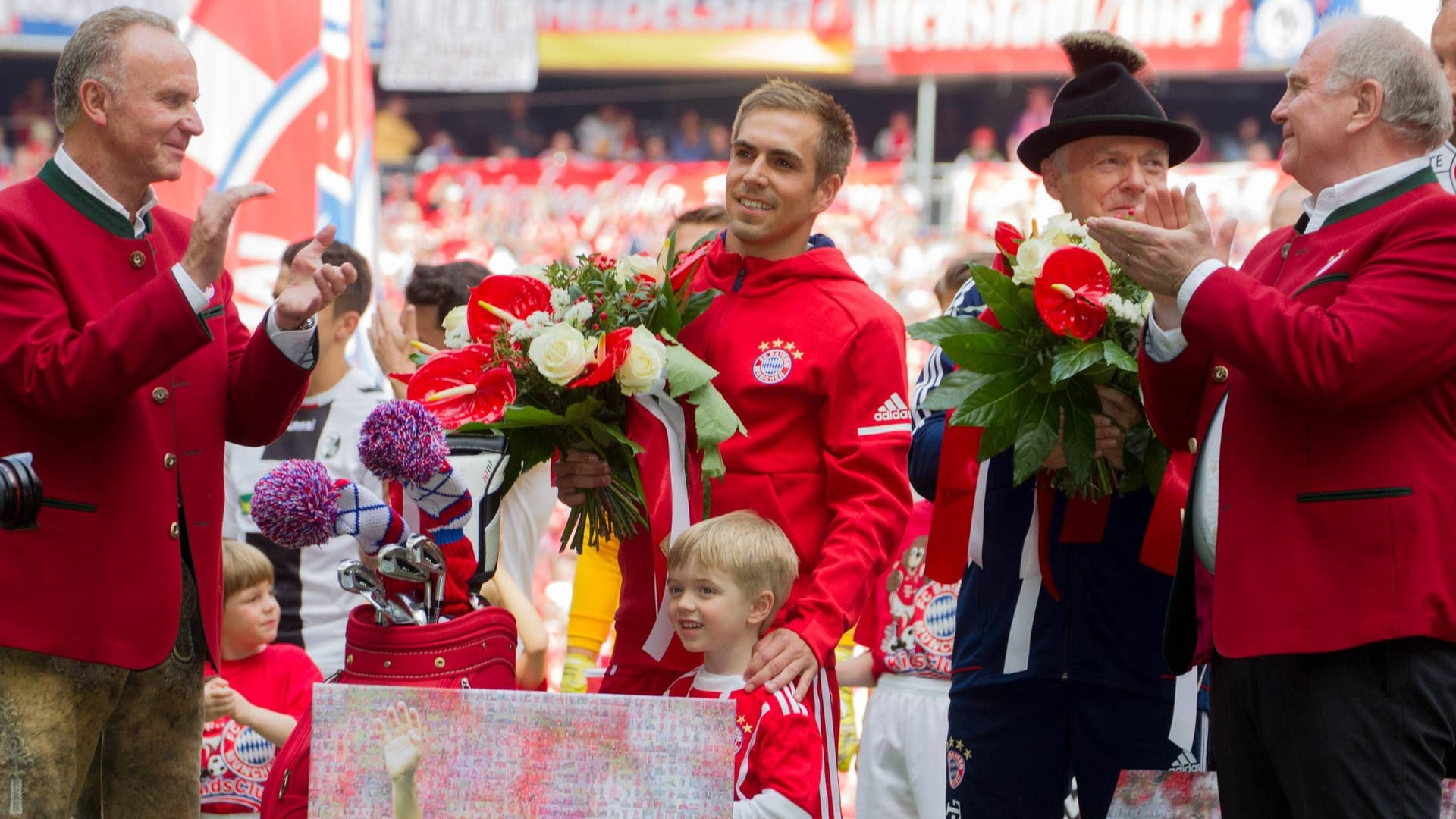 Bewegender Abschied: Philipp Lahm vor seinem letzten Spiel 2017.