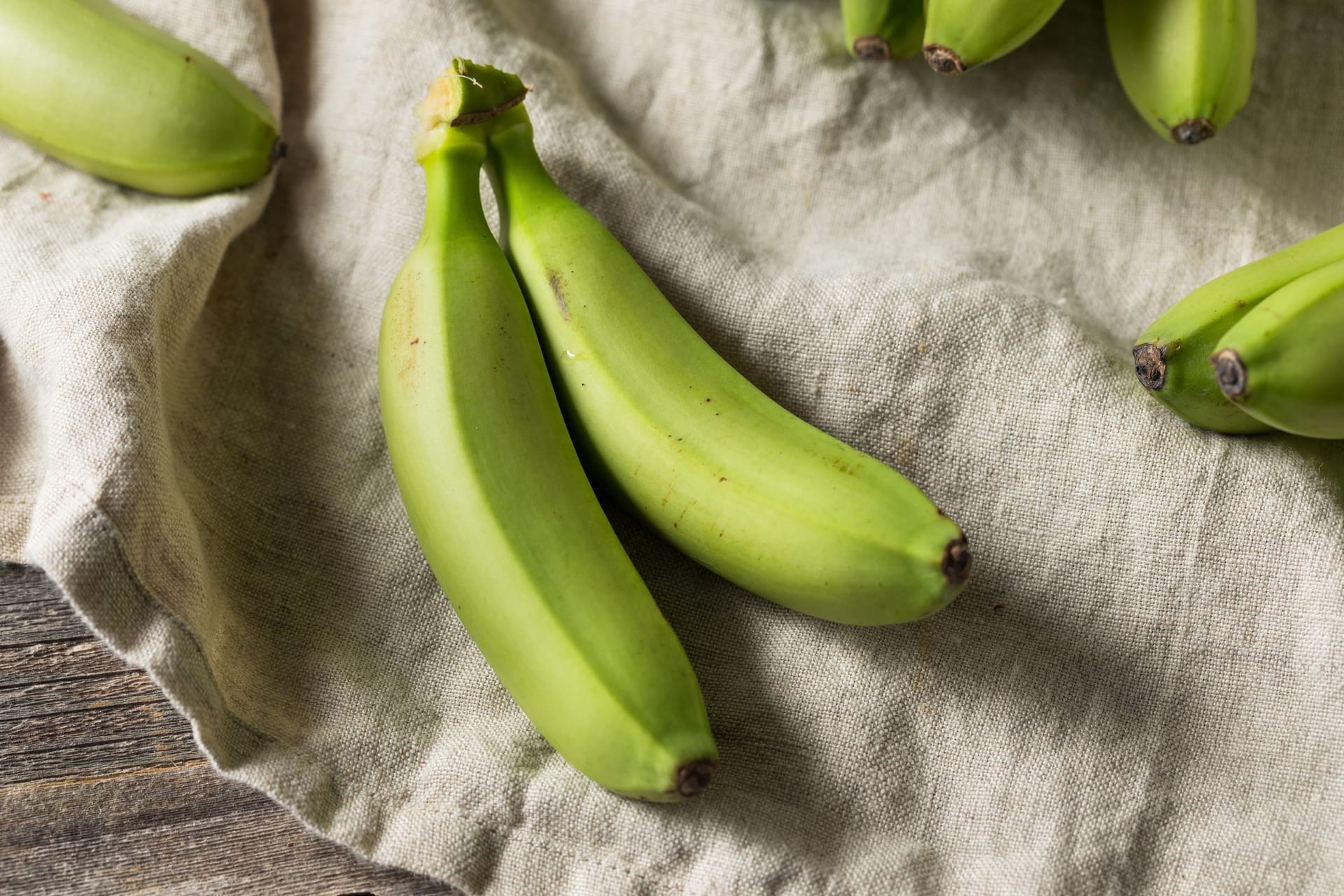 Bananen: Unreife Bananen können zu Verdauungsproblemen führen.