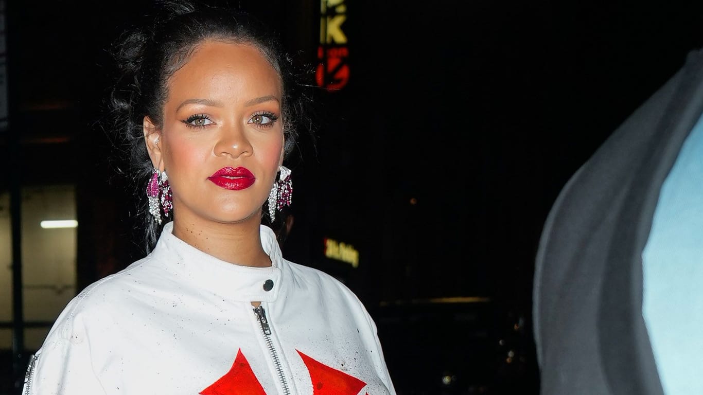 Rihanna: Sie ist gerade mit ihrem zweiten Kind schwanger.