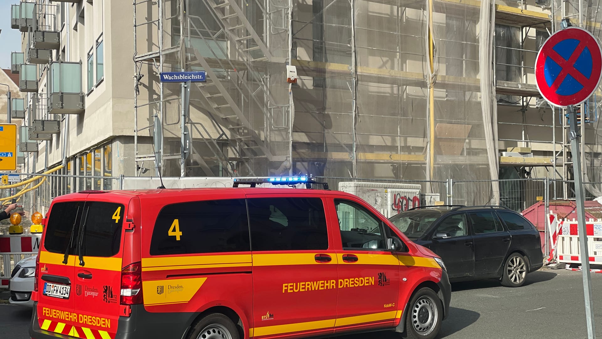 Die Wachsbleichstraße in Dresden-Mitte musste am Mittwochmorgen voll gesperrt werden