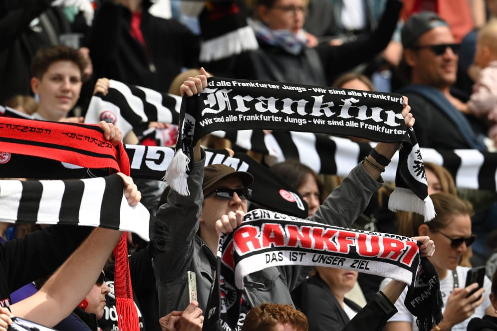 Fans von Eintracht Frankfurt: Die Ticketpreise haben sich verändert.