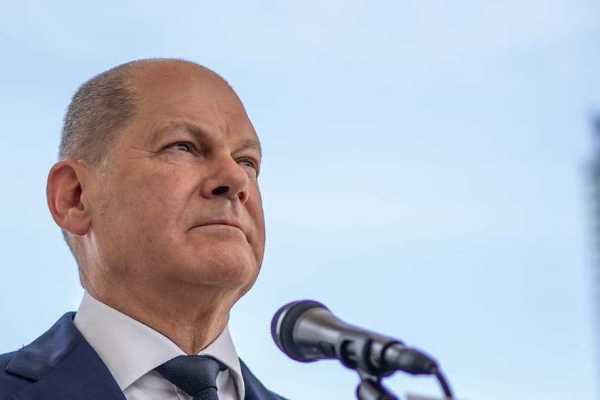 Bundeskanzler Olaf Scholz (SPD) spricht bei einem Pressestatement vor Abschluss des G7-Gipfel.