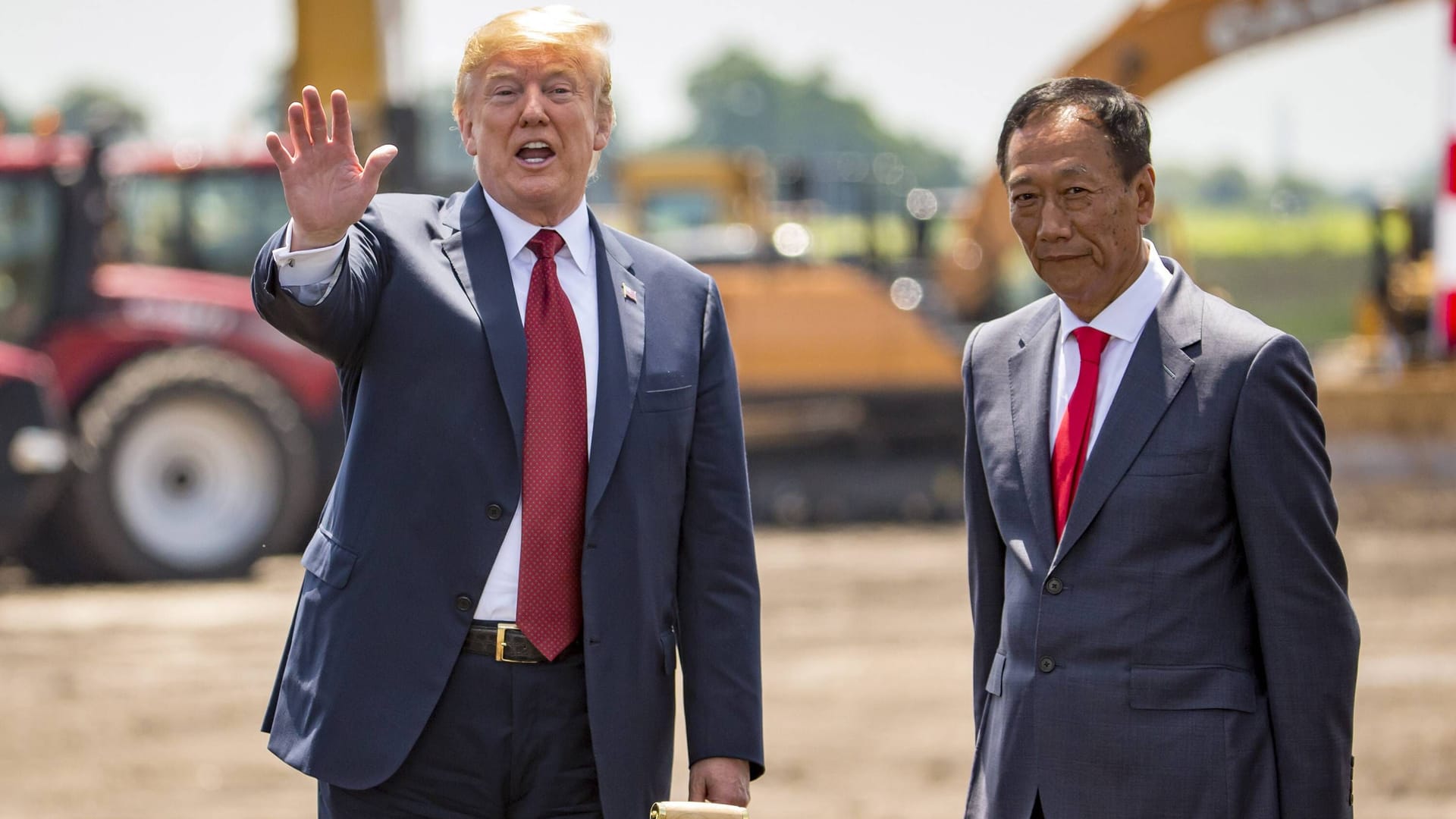 Terry Gou mit Donald Trump in Wisconsin: Im Gegensatz zum früheren US-Präsidenten hatte Gou bisher wenig politischen Erfolg.