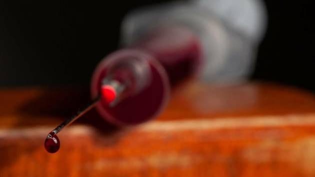 Nahaufnahme einer Spritze (Symbolfoto): Die bedrohte Kassiererin soll durch die Tat "eine erhebliche Traumatisierung" erlitten haben. Nahaufnahme einer Spritze (Symbolfoto): Die bedrohte Kassiererin soll durch die Tat "eine erhebliche Traumatisierung" erlitten haben.