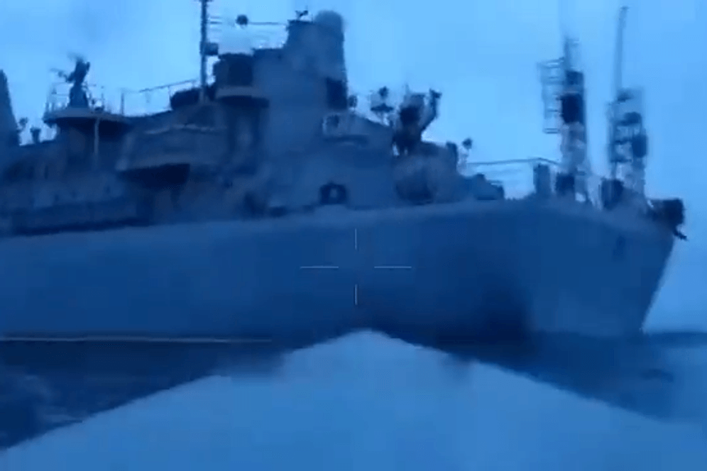 Ziel im Visier: Aufnahme soll den Angriff auf die russische Schwarzmeerflotte zeigen.