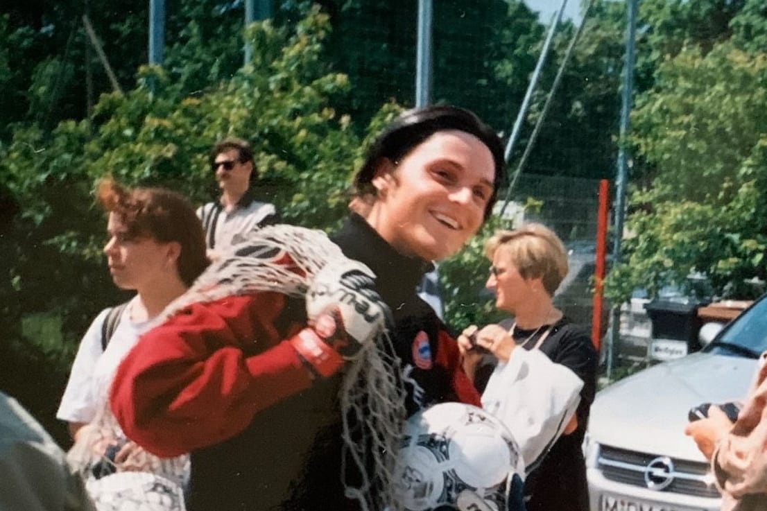 Mit Ballnetz bei Bayern: Lutz Pfannenstiel stand vor einem Wechsel zum Rekordmeister, entschied sich dann aber, in die Welt hinauszuziehen.