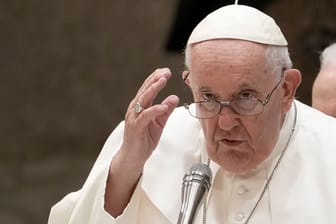 Papst Franziskus: Im März musste er ins Krankenhaus eingeliefert werden.
