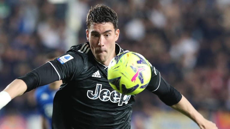 Dusan Vlahovic: Der FC Bayern hat offenbar Interesse an dem Stürmer von Juventus Turin.