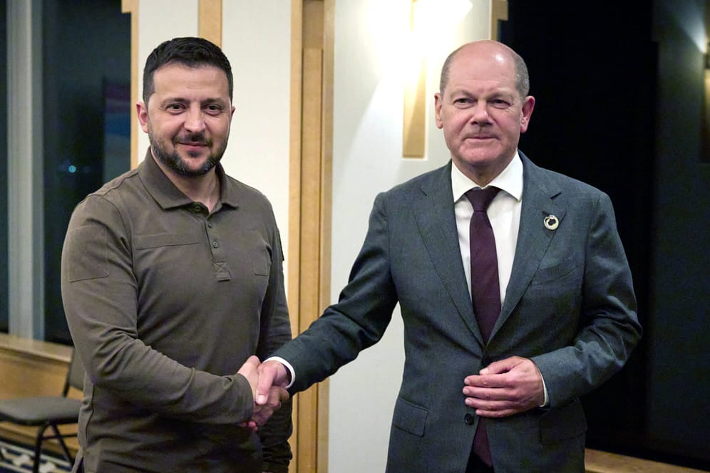 Olaf Scholz (rechts) und Wolodymyr Selensykyj (links): Der ukrainische Präsident warb beim G7-Gipfel um Unterstützung für sein Land.