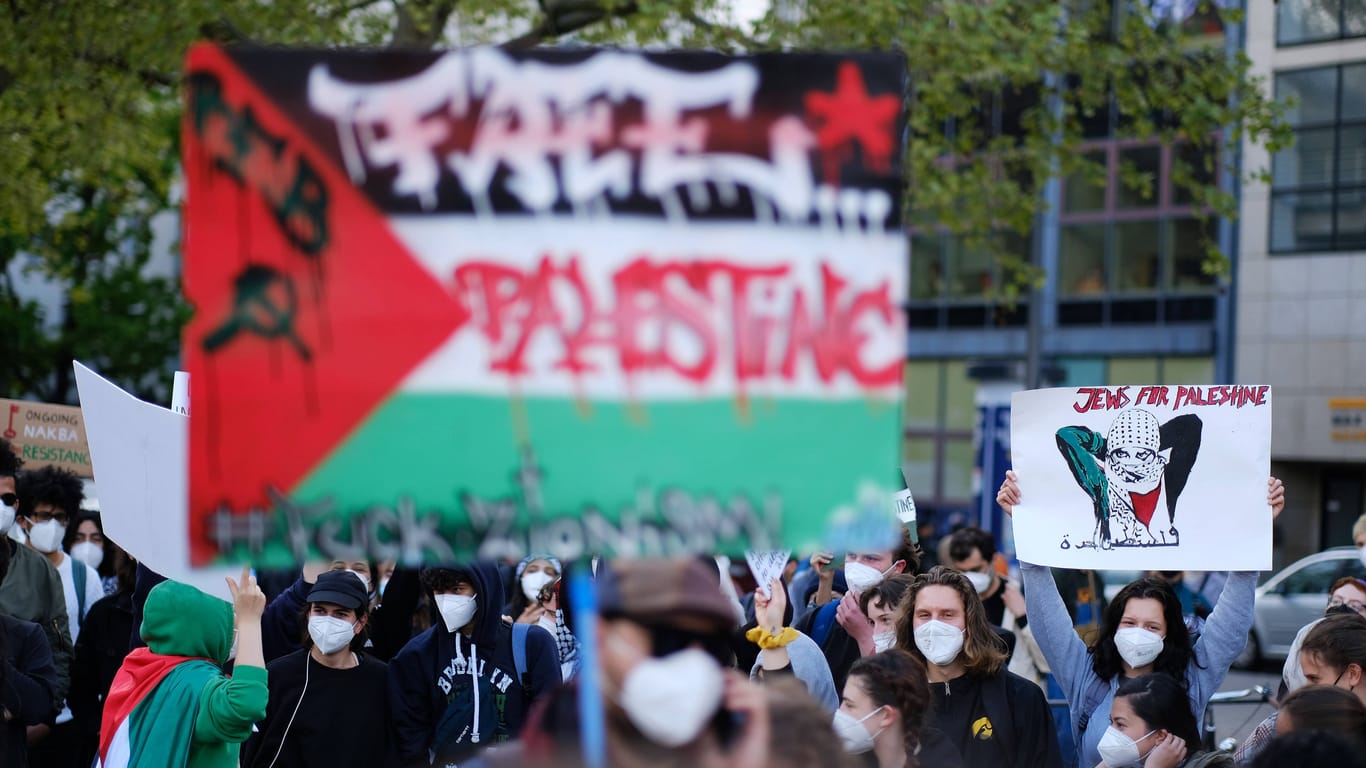 Pro-palästinensische Demonstration in Berlin (Archivbild): Am Samstag ist es erneut zu Auseinandersetzungen gekommen.