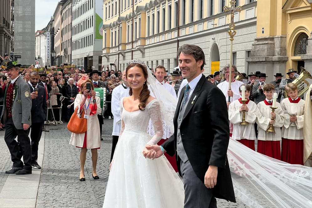 Sophie-Alexandra Evekink und Prinz Ludwig von Bayern nach ihrer Trauung: Ludwig soll einmal Oberhaupt der bayerischen Herrscherfamilie Wittelsbach werden.