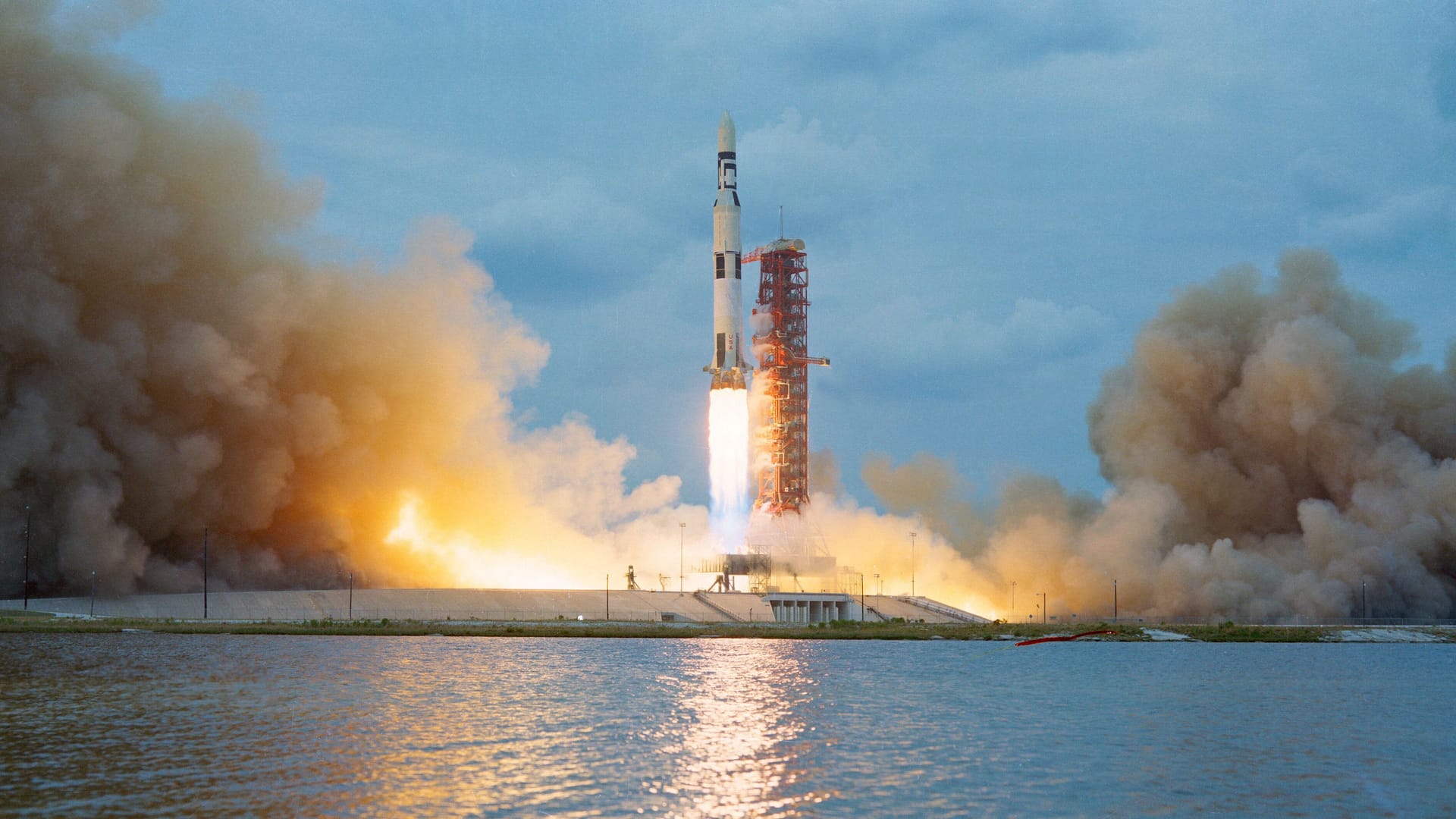 Von der Erde in die Sterne: Mit einer Saturn V-Rakete schickte die NASA vor 50 Jahren ihre erste Raumstation ins All.