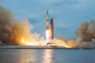 Von der Erde in die Sterne: Mit einer Saturn V-Rakete schickte die NASA vor 50 Jahren ihre erste Raumstation ins All.