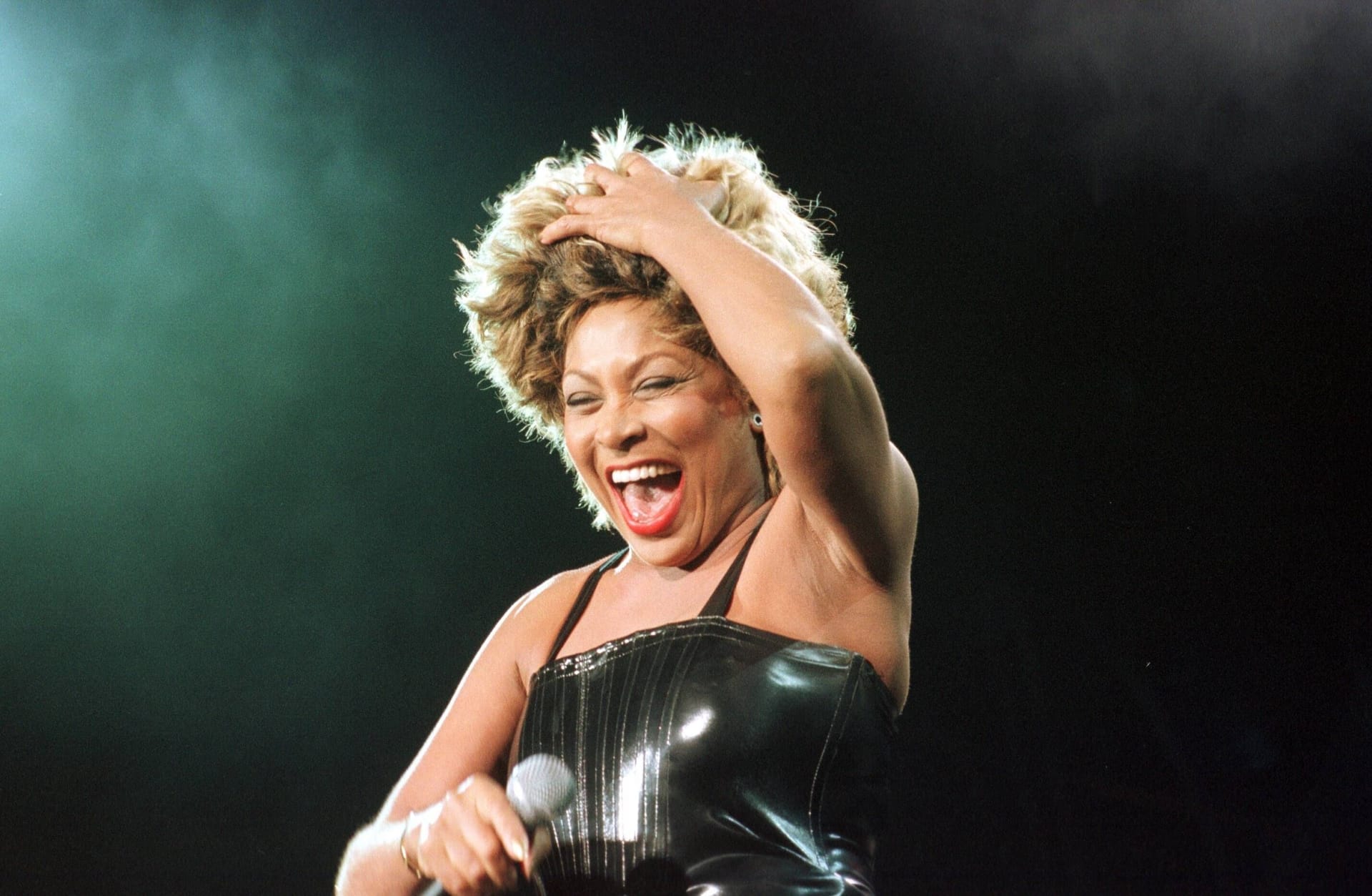 2000: Tina Turner im Berliner Olympiastadion im Latexanzug