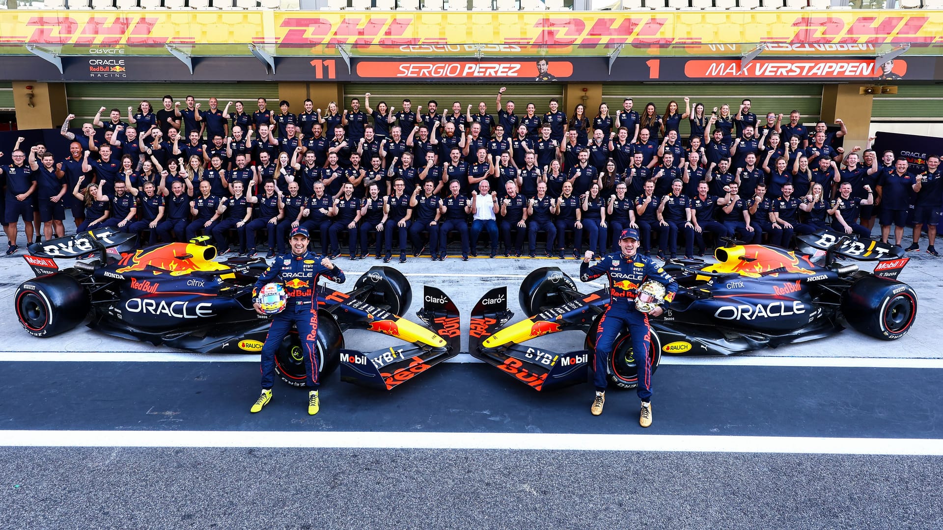 Sergio Perez (l.) und Max Verstappen (r.): Die beiden Red-Bull-Piloten verlassen sich voll und ganz auf ihr Team – allen voran Hannah Schmitz.