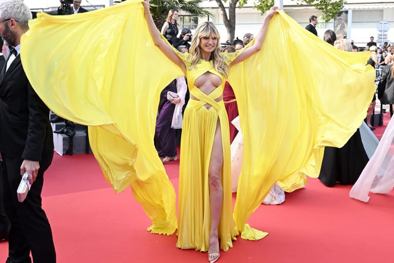 Egal in welchem Alter: Heidi Klum weiß wie sie sich und ihren Körper in Szene setzt. So wie 2023 bei den Filmfestspielen in Cannes.