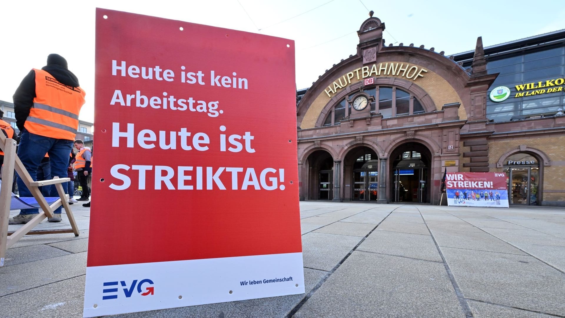 Warnstreiks im Schienenverkehr Warnstreiks im Schienenverkehr