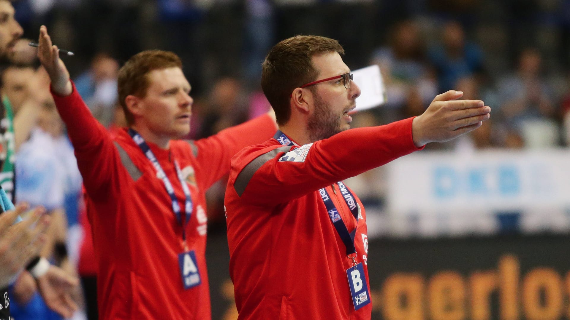 Jaron Siewert beim Spiel in Stuttgart: Sein Team muss sich nach dem Spiel um seinen Champions-League-Platz sorgen. Jaron Siewert beim Spiel in Stuttgart: Sein Team muss sich nach dem Spiel um seinen Champions-League-Platz sorgen.