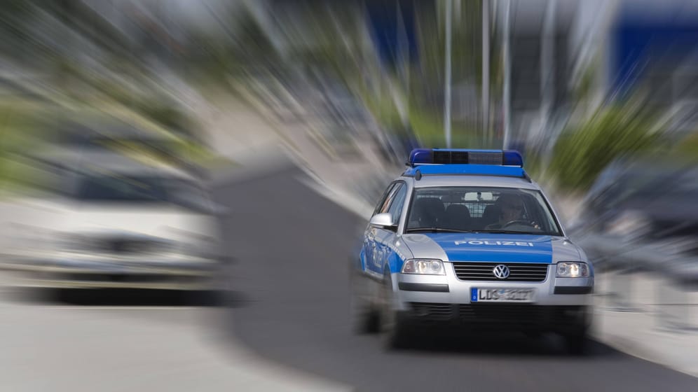 Brandenburger Polizeifahrzeug (iblkhs00733442)