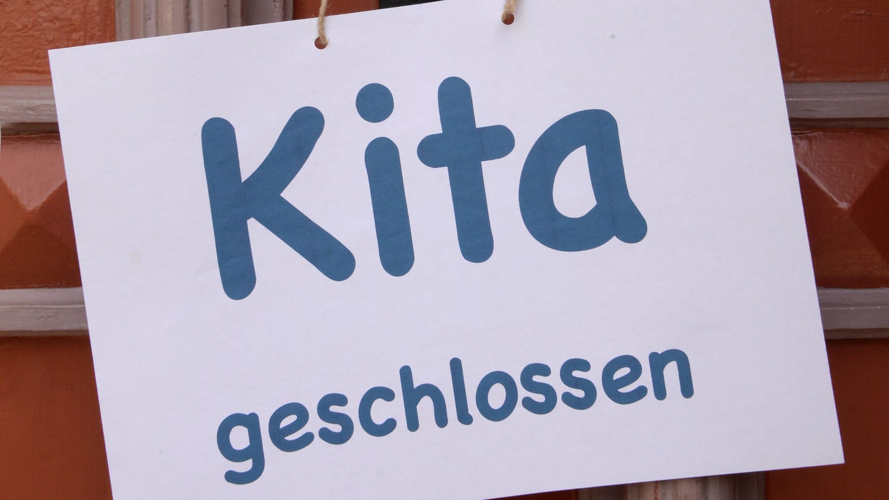 Kita Geschlossen Wegen Krankheit Geld Zurück Brandenburg: Beschäftigte fürchten Kita-Kollaps – Große Protestaktion