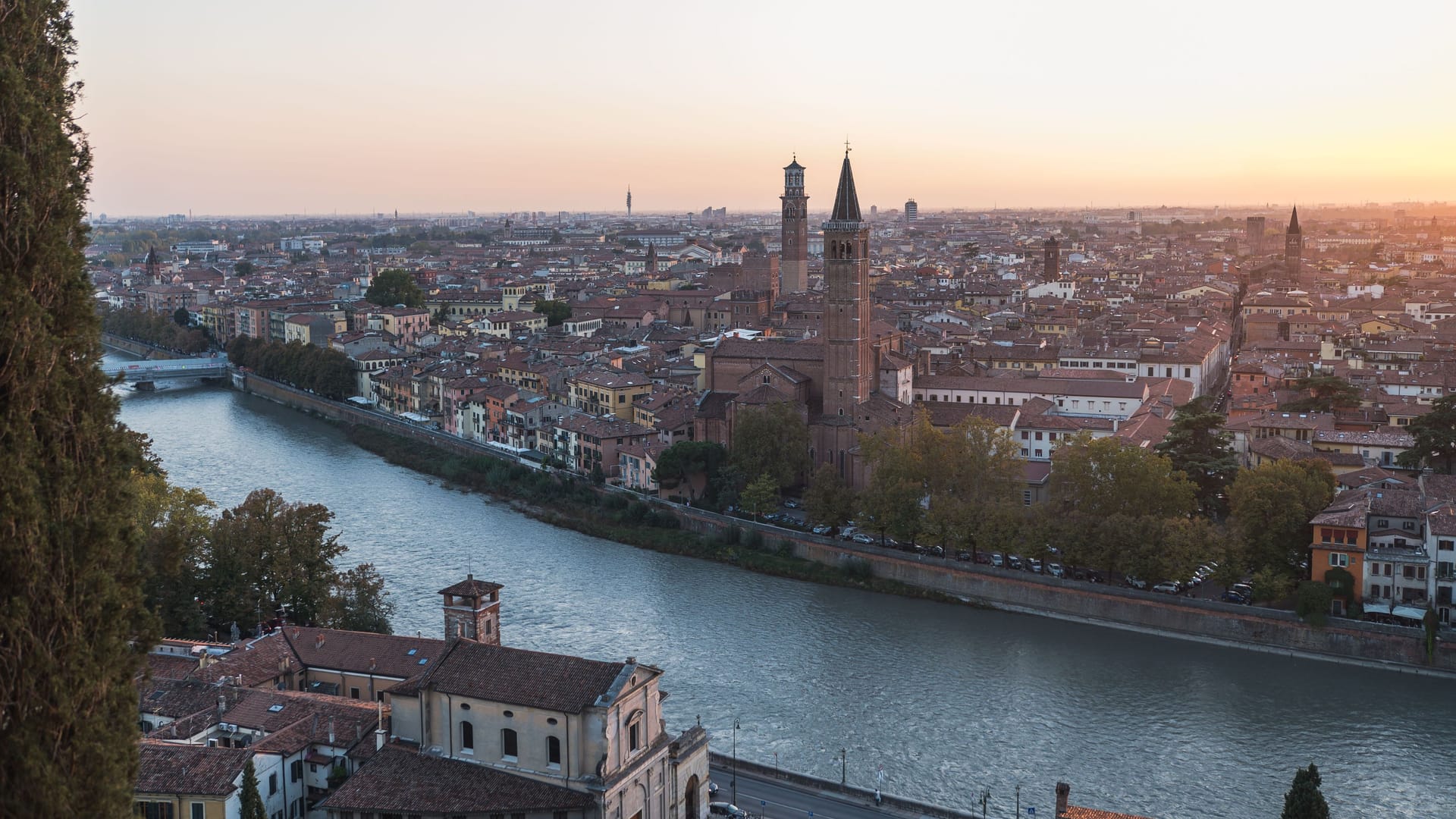 Blick auf Verona (Archivbild): Jahrelang lebte ein Mann von der Rente seiner toten Mutter.