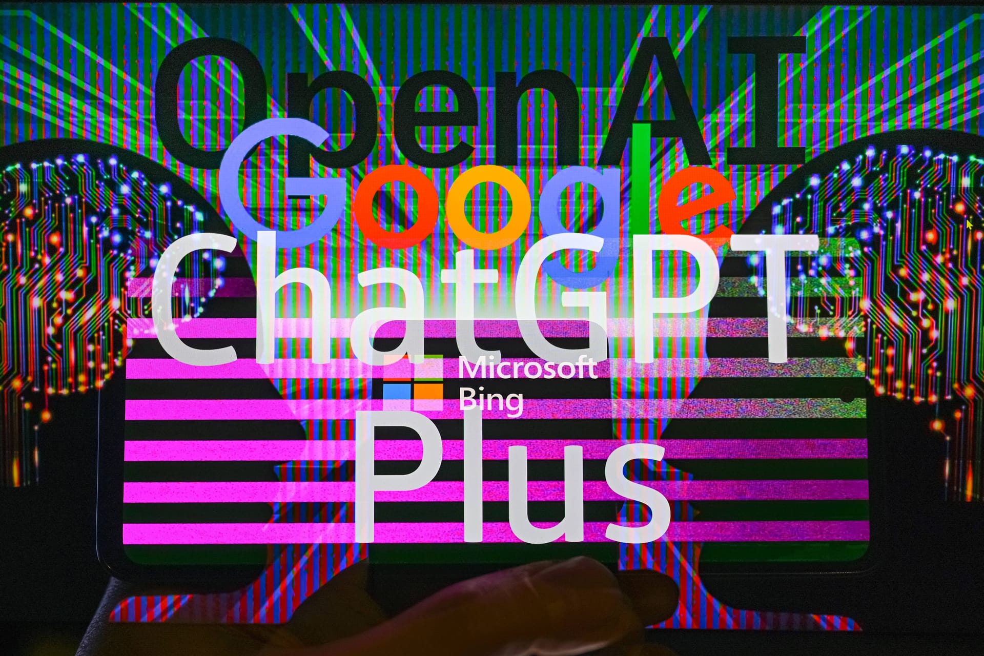 OpenAI, Microsoft und Google: Die Konzerne haben alle Chatbots auf den Markt gebracht und konkurrieren um die Führungsposition.