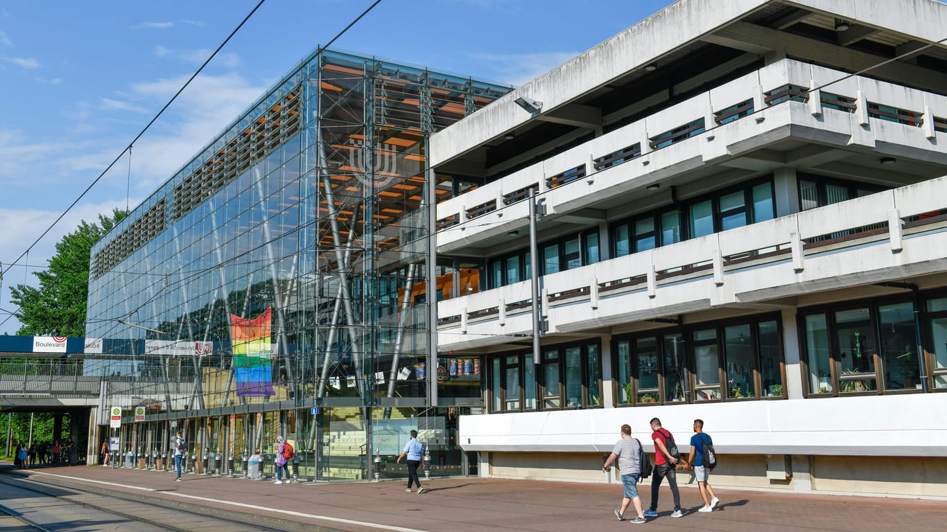 Gebäude der Universität Bremen (Archivfoto): Bis einschließlich Sonntag haben die Aktivisten ein Programm geplant. Wie es danach weitergeht, ist unklar.
