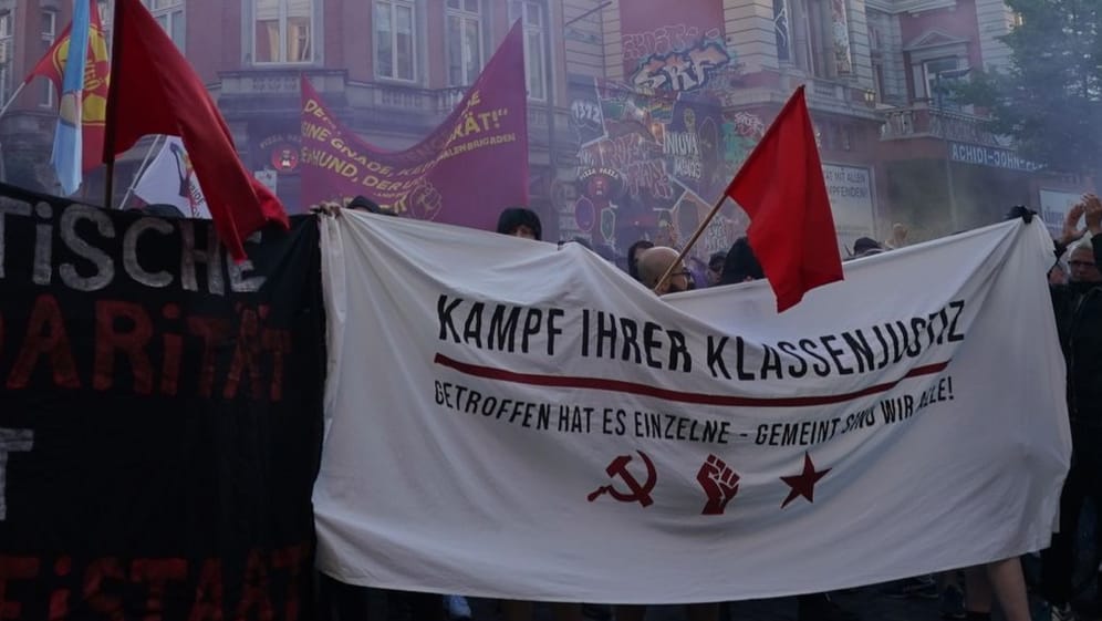 Demo für Lina E.: In Hamburg wurde gegen ihre Verurteilung demonstriert.