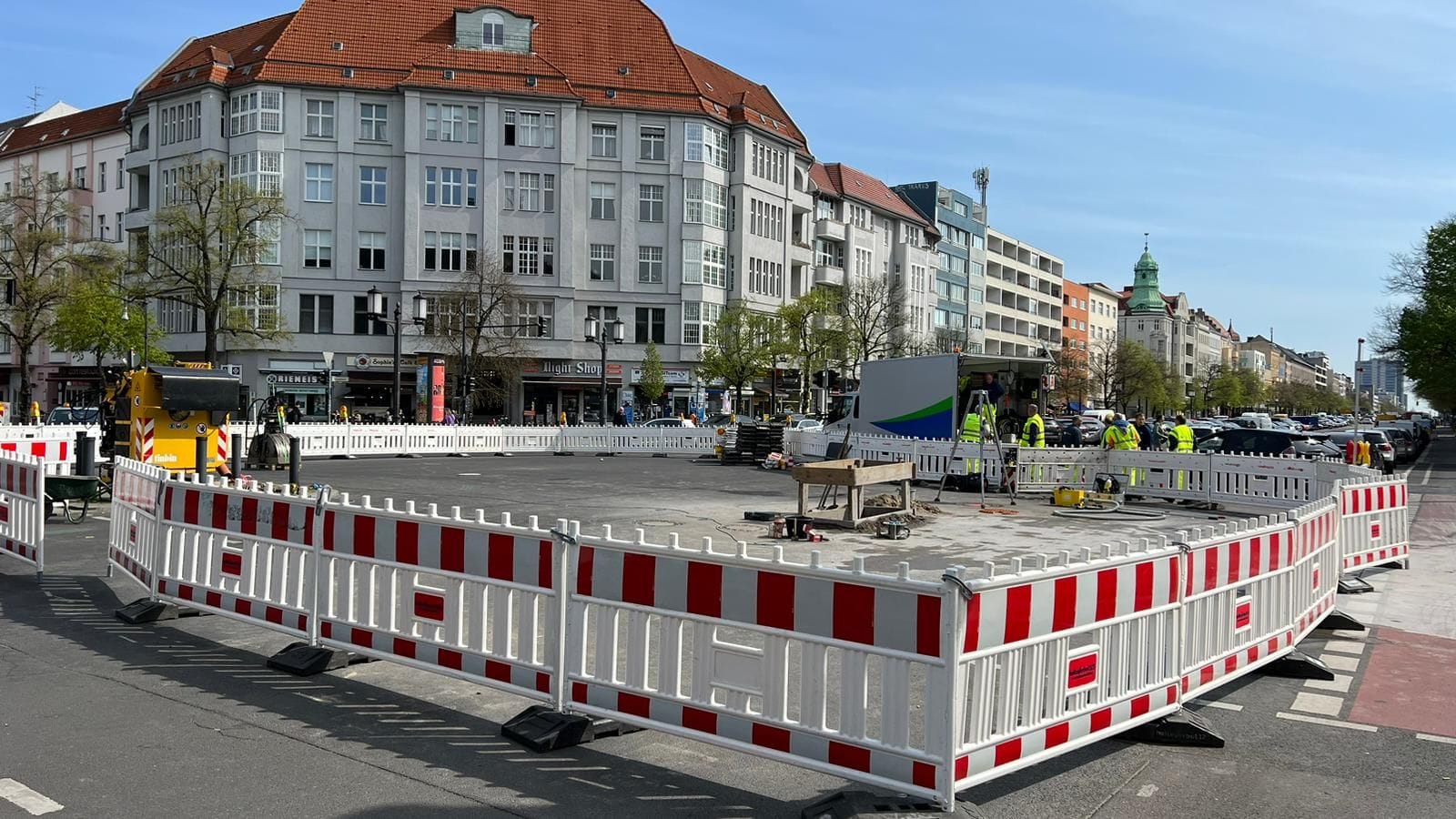 Absperrung am Berliner Kaiserdamm Absperrung am Berliner Kaiserdamm