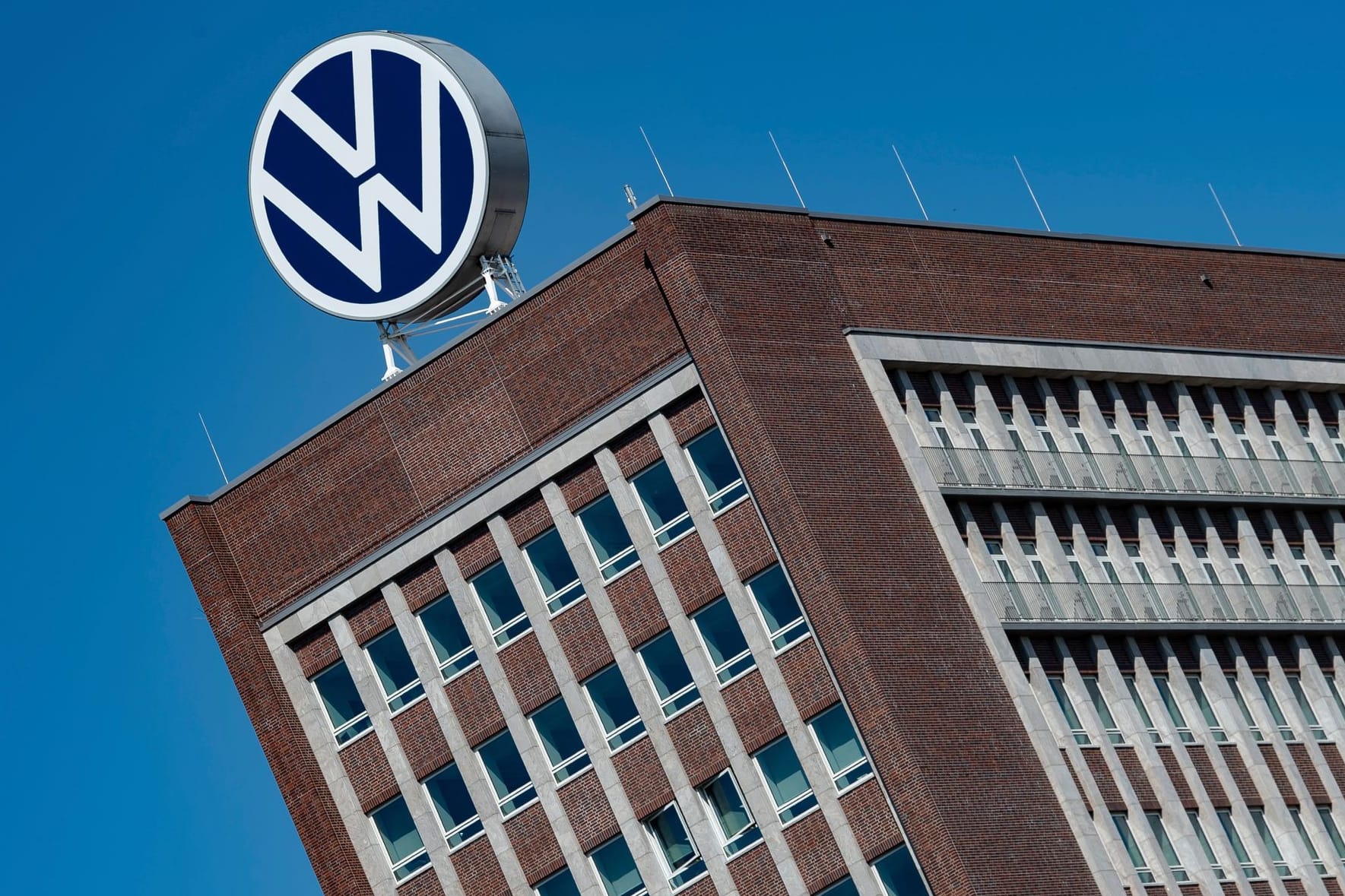VW: Der Autokonzern entlässt den Chef der Software-Sparte Cariad. VW: Der Autokonzern entlässt den Chef der Software-Sparte Cariad.