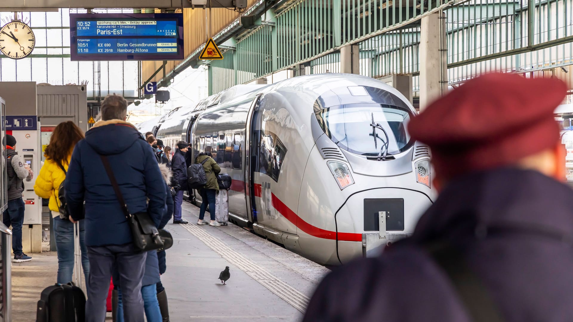 ICE von Stuttgart nach Paris: Immer mehr Menschen nutzen auch Auslandsreise-Angebote der Deutschen Bahn.