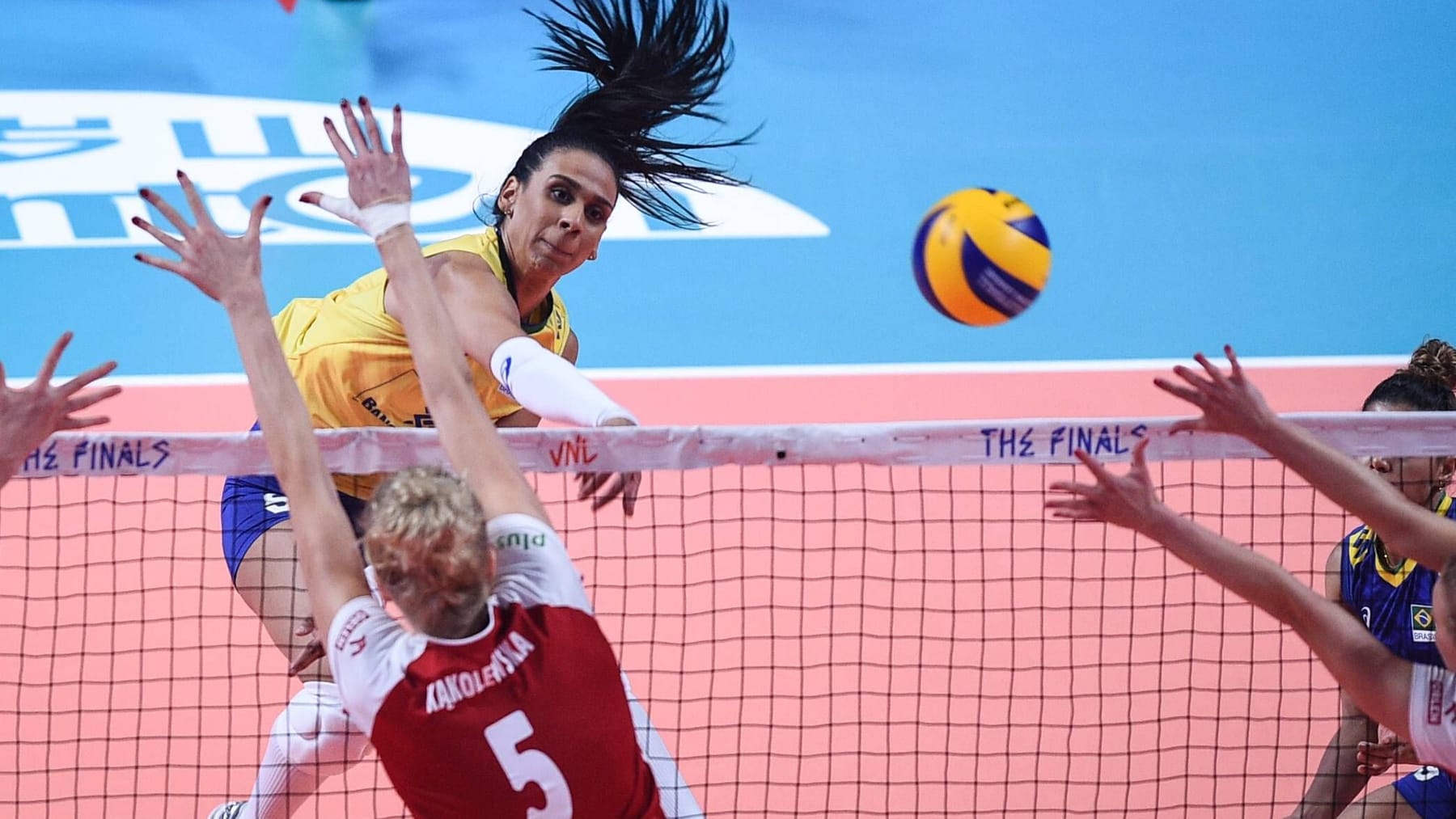 *   Letzte Worte? Volleyballerin (21) Stirbt Nach Party – Was Jetzt Ans Licht Kommt! - ngik90r